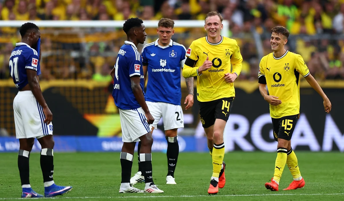Borussia Dortmund derrotó al Hamburgo y empezó a paso firme