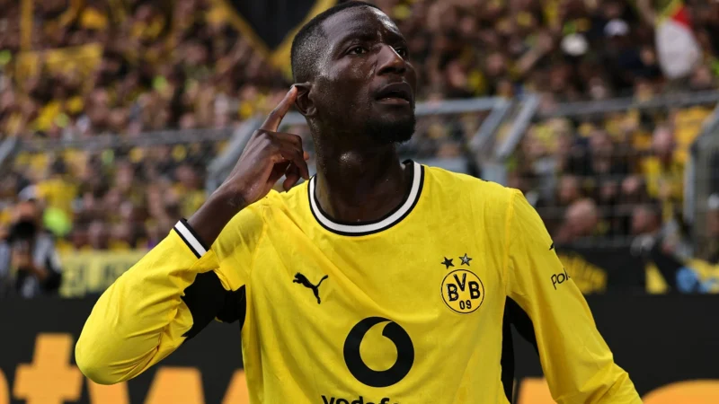 Serhou Guirassy abrió la cuenta para Dortmund ante Hamburgo