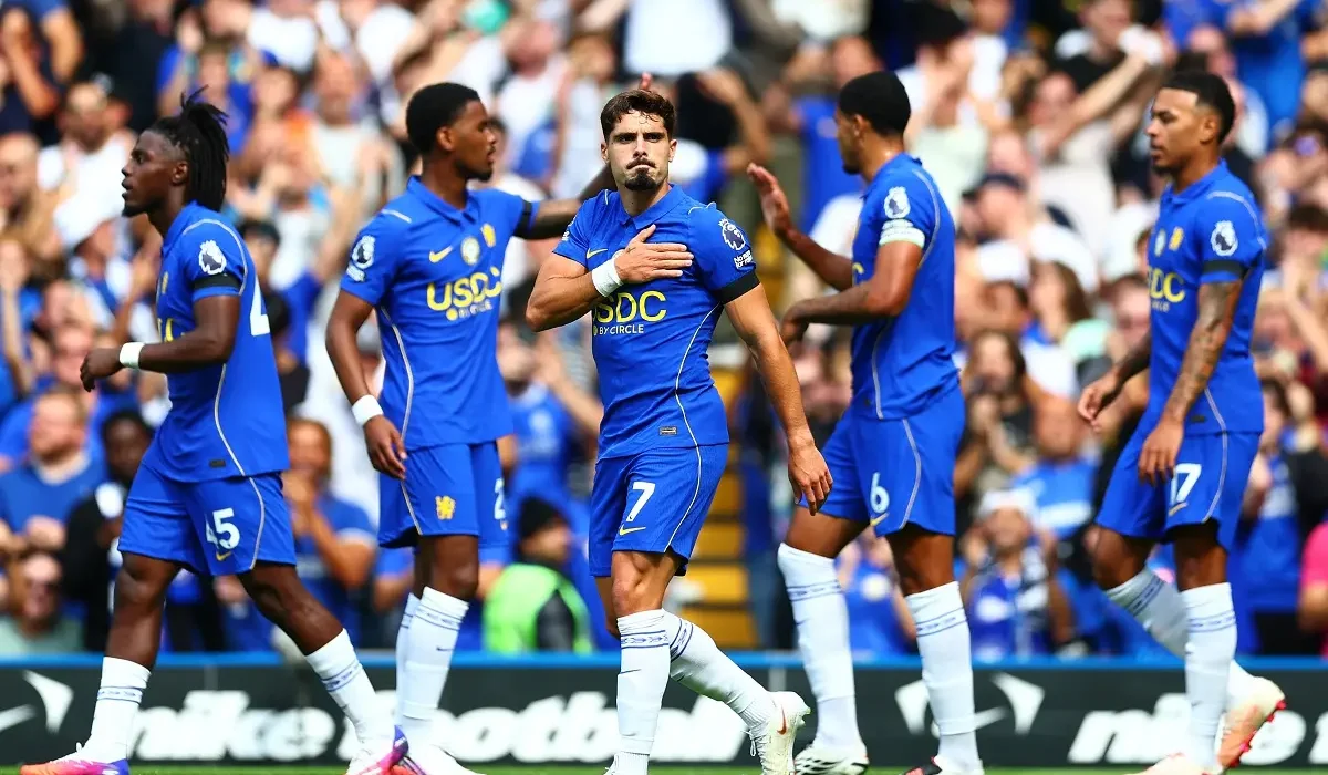 Chelsea volvió a ganar en Premier League con el debut de Dibu Martínez: 4-3 al Brighton