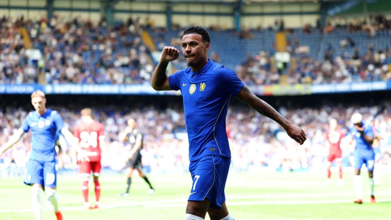 Morgan Rogers, compra más cara en la historia de Chelsea, se presentó en Stamford Bridge con gol amistoso