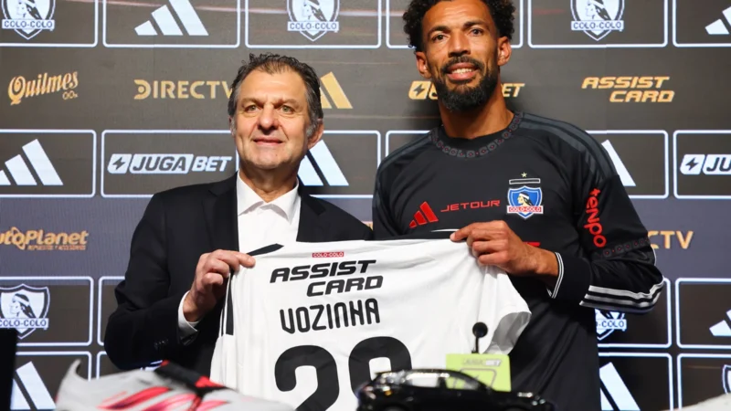 Vozinha sigue sin jugar en Colo Colo y crecen las dudas