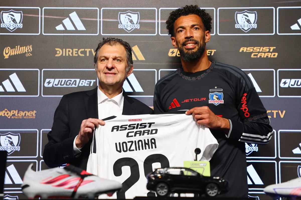 Vozinha sigue sin jugar en Colo Colo y crecen las dudas