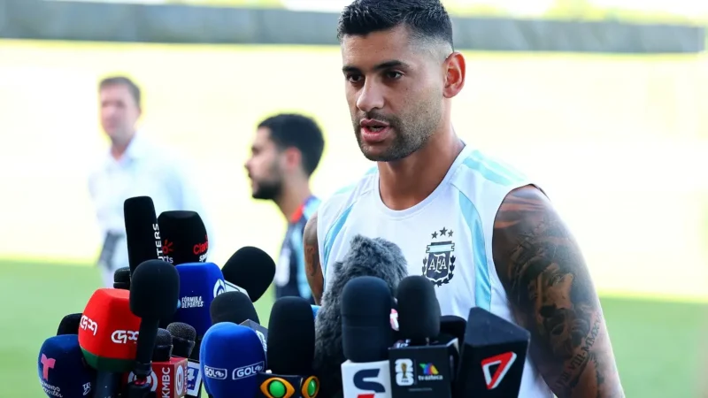 Atlético de Madrid prepara una oferta por Cuti Romero en una pelea de fichaje con el Inter