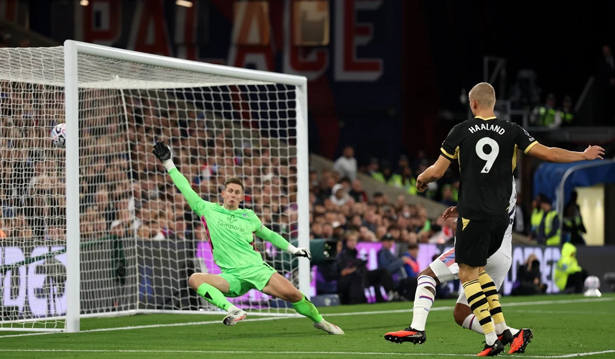 Manchester City aplastó a Crystal Palace con dobletes de Haaland y Cherki