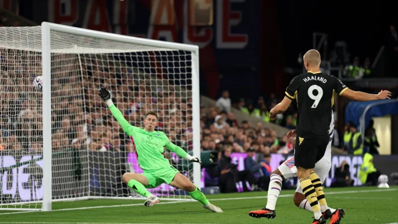 Manchester City aplastó a Crystal Palace con dobletes de Haaland y Cherki