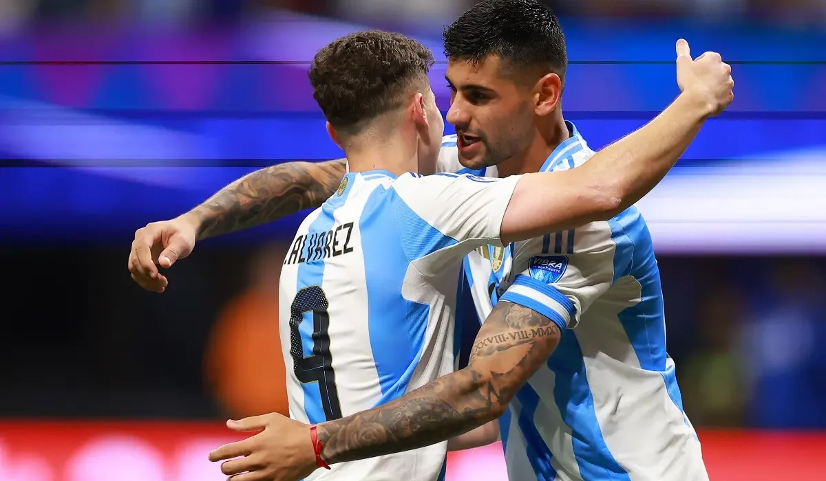 Cuti Romero defendió a Julián Álvarez en su presentación en el Atleti: «Lo veo muy metido»