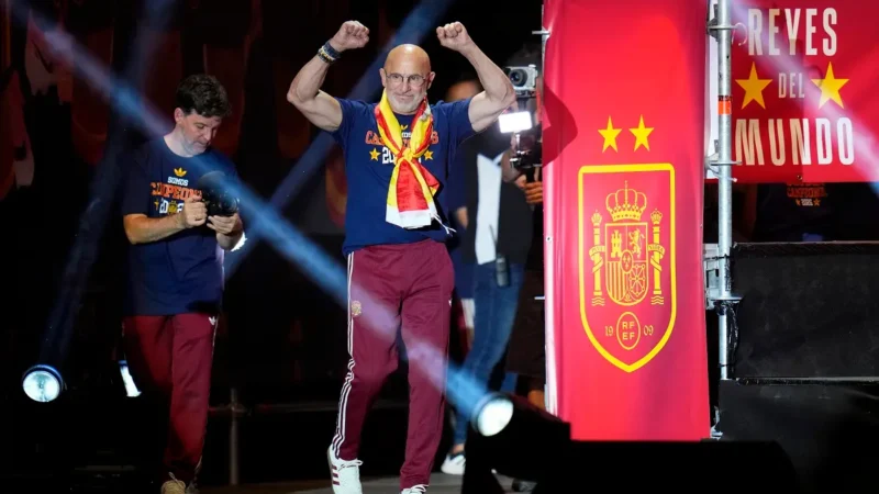 España y Adidas ya venden su nueva camiseta con las dos estrellas de campeón del mundo