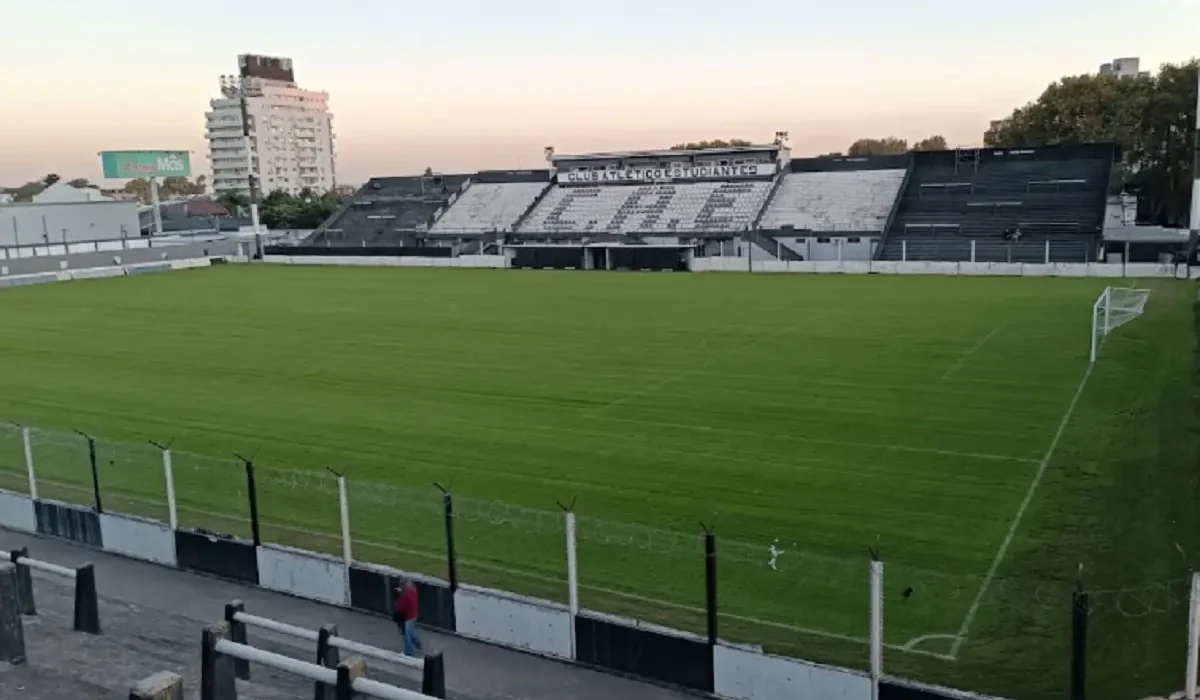 Estudiantes y Ferro jugarán con visitantes y el estadio Ciudad de Caseros será una fiesta