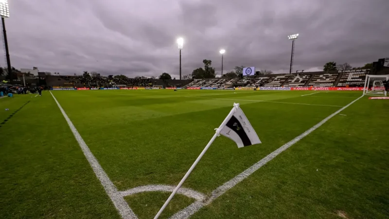 Platense y Boca confirmaron formaciones para el gran choque con ambas hinchadas