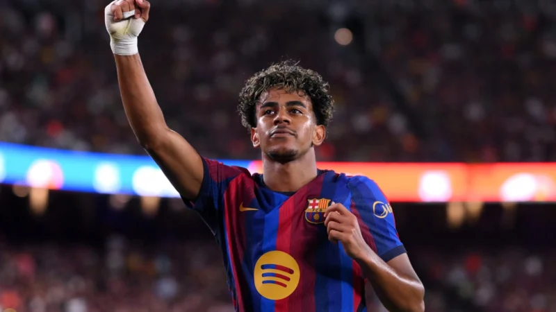 Lamine Yamal se estrenó en la temporada con su gol número 50 para Barcelona