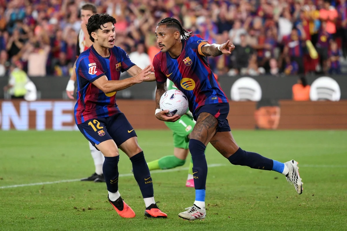 Raphinha marcó otro doblete, alcanzó la línea de Mbappé y gritó su gol 80 con Barcelona
