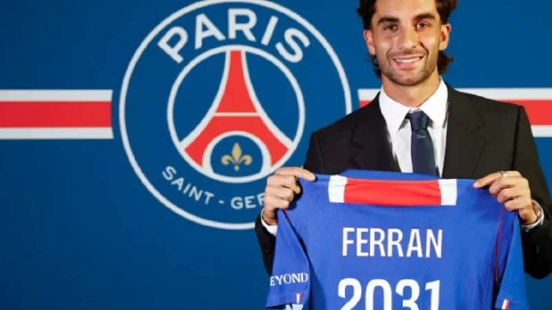 PSG oficializó la llegada de Ferran Torres: ¿cuánto pagó y qué número usará?
