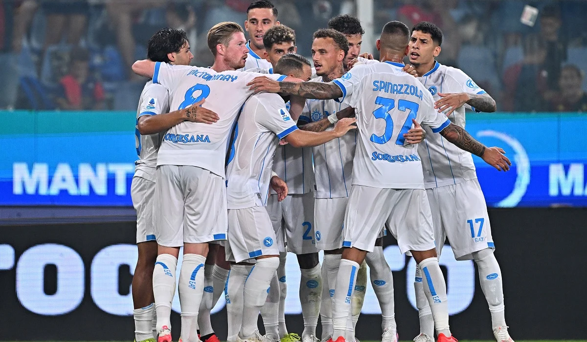 Napoli reaccionó y le ganó sobre el cierre a Genoa