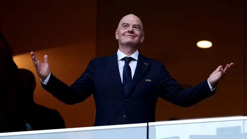 Gianni Infantino le ofreció la final del Mundial 2030 a Marruecos y crece la polémica