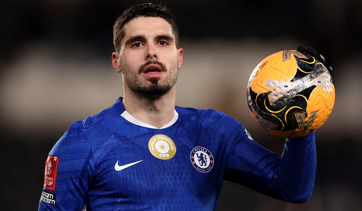 Arsenal y Manchester City van a la carga por Pedro Neto
