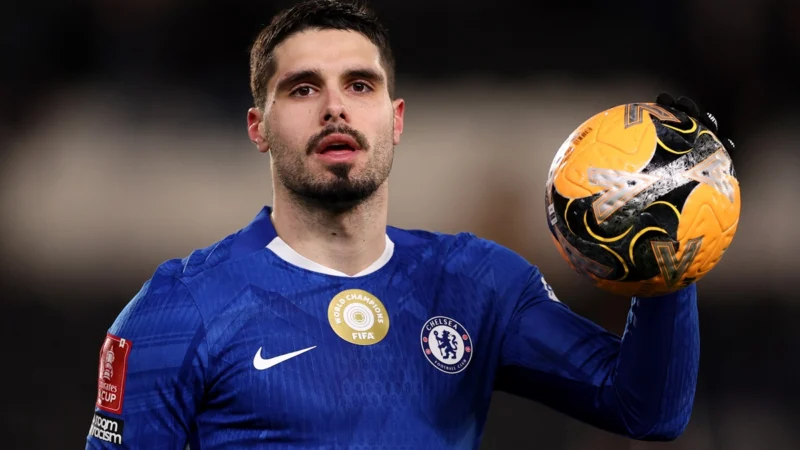 Arsenal y Manchester City van a la carga por Pedro Neto