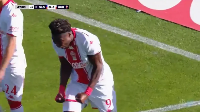 Jordy Caicedo apareció otra vez en un clásico y Huracán se fue al descanso con el 1-0 ante San Lorenzo