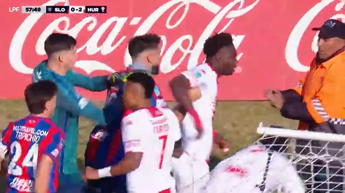 Jordy Caicedo metió un doblete para Huracán y se lo dedicó a los hinchas de San Lorenzo