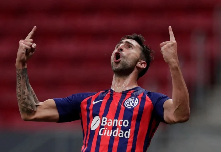 Alejandro Donatti volvió a jugar al fútbol y lo hizo en Boca Unidos