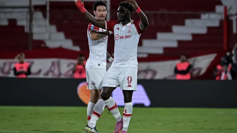 Jordy Caicedo, el héroe de Huracán ante San Lorenzo: tres goles en los últimos dos clásicos