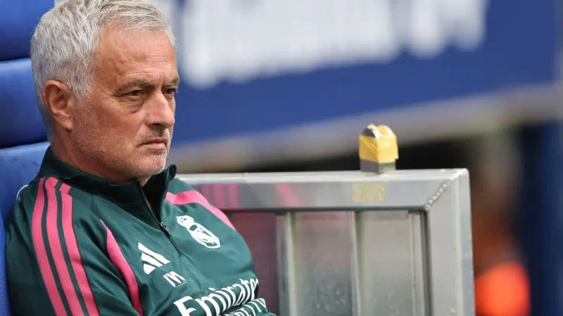 Mourinho: «Terminar una temporada del Real Madrid sin trofeos no es sería exitosa»