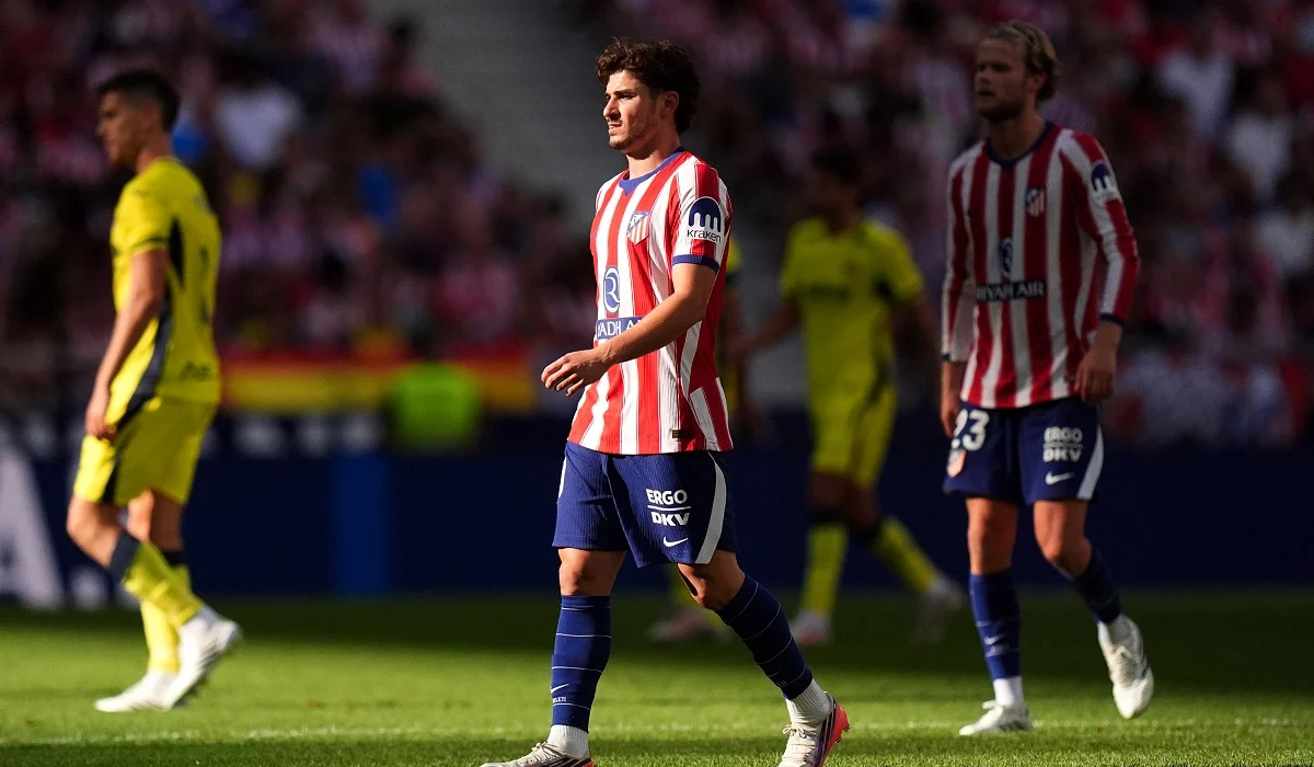 Julián Álvarez fue silbado antes, durante y después por los hinchas del Atlético de Madrid