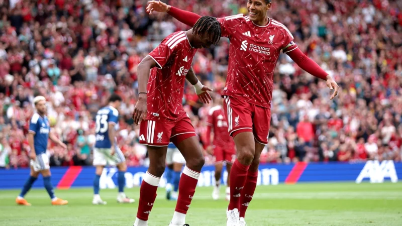 Liverpool le ganó a Como en el último amistoso de pretemporada