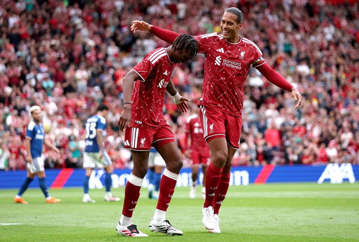 Liverpool le ganó a Como en el último amistoso de pretemporada
