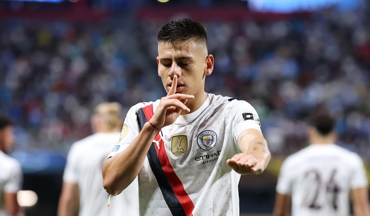 Claudio Echeverri volvió a quedar fuera de los citados en Manchester City