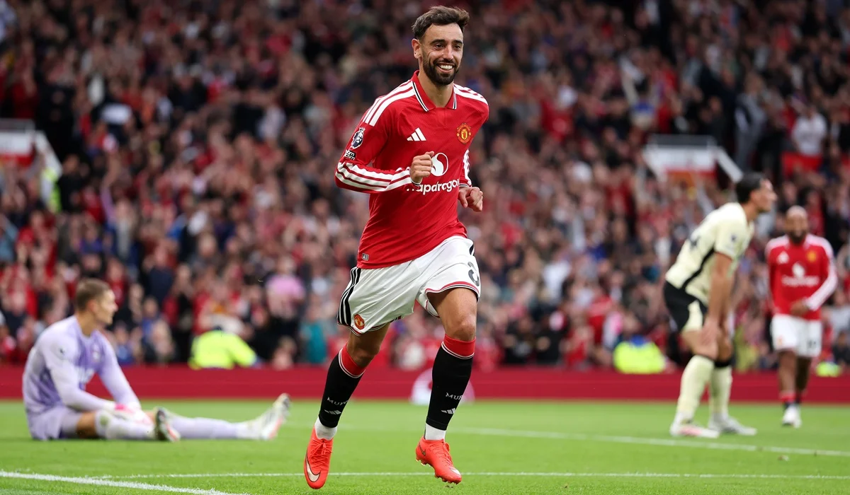 Manchester United bailó al Ipswich con hat-trick de Bruno Fernandes
