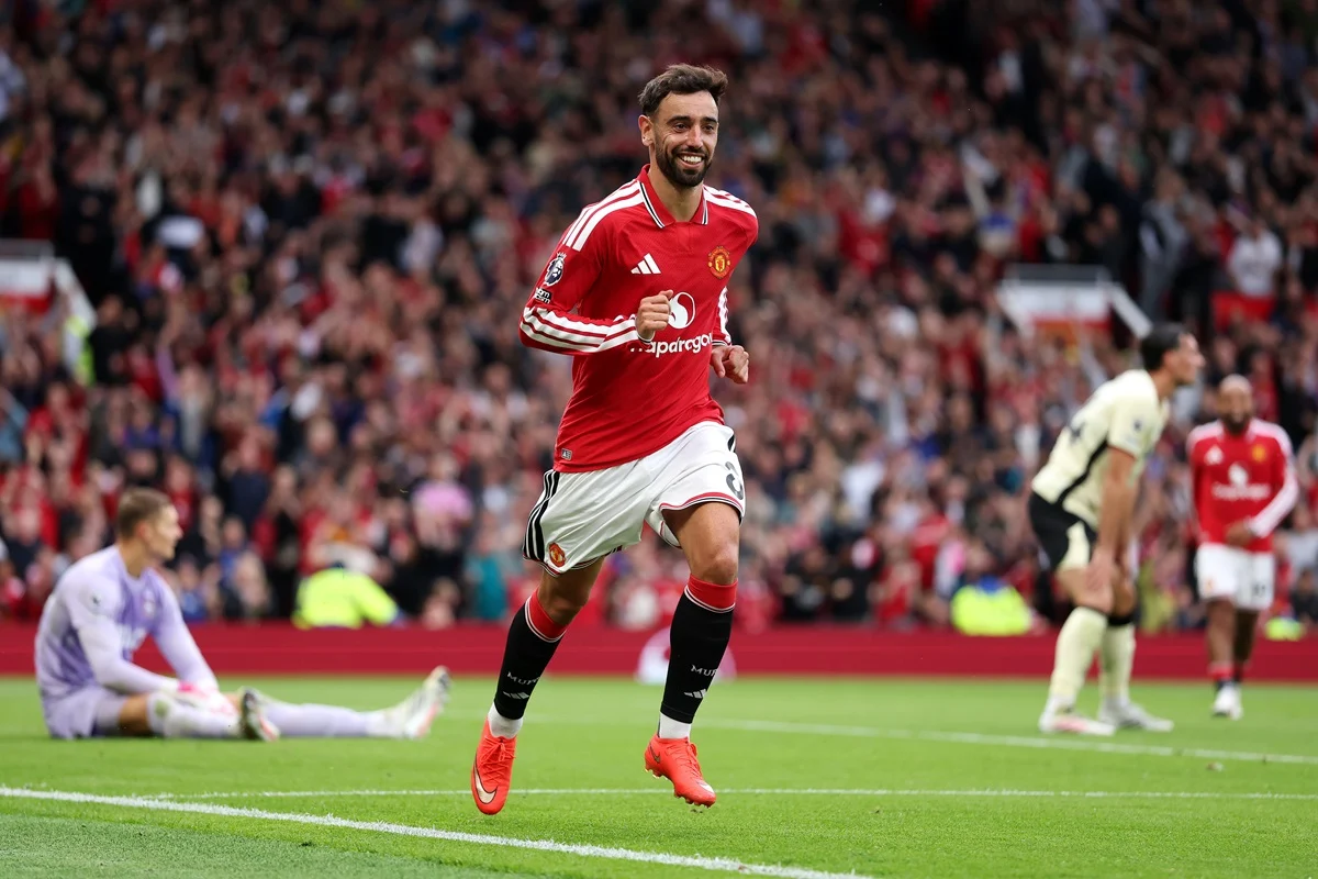 Manchester United bailó al Ipswich con hat-trick de Bruno Fernandes