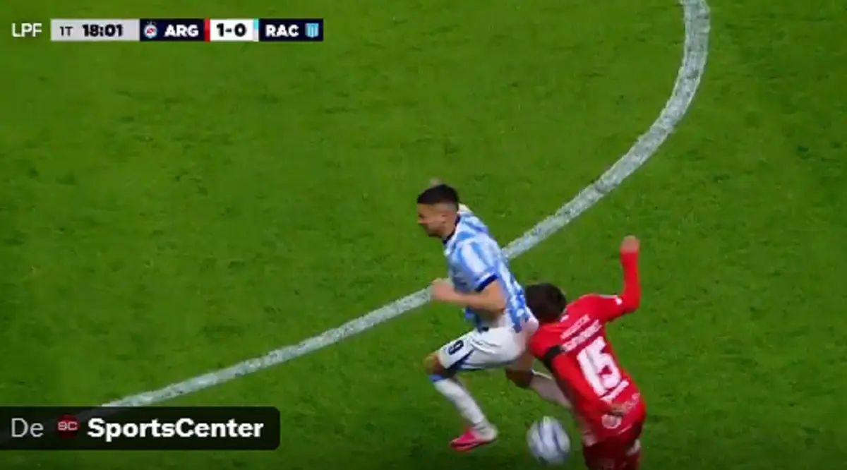 Maravilla Martínez fue expulsado en Racing por un codazo a Kevin Gutierrez de Argentinos