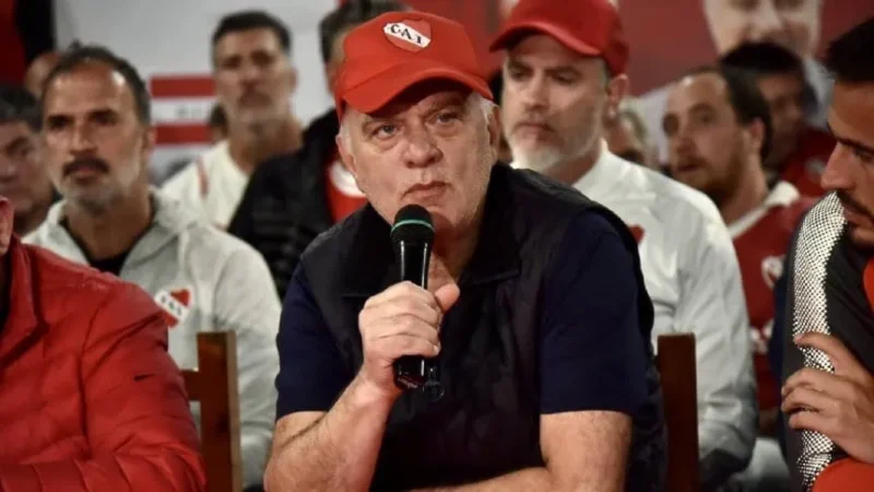 Convocaron a una reunión de urgencia de comisión directiva de Independiente para mañana