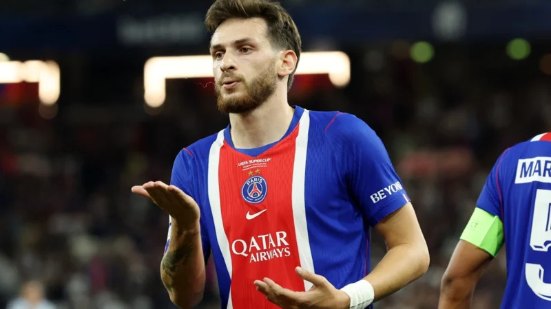 Kvaratskhelia abrió la final de la Supercopa de Europa adelantando al PSG en Austria