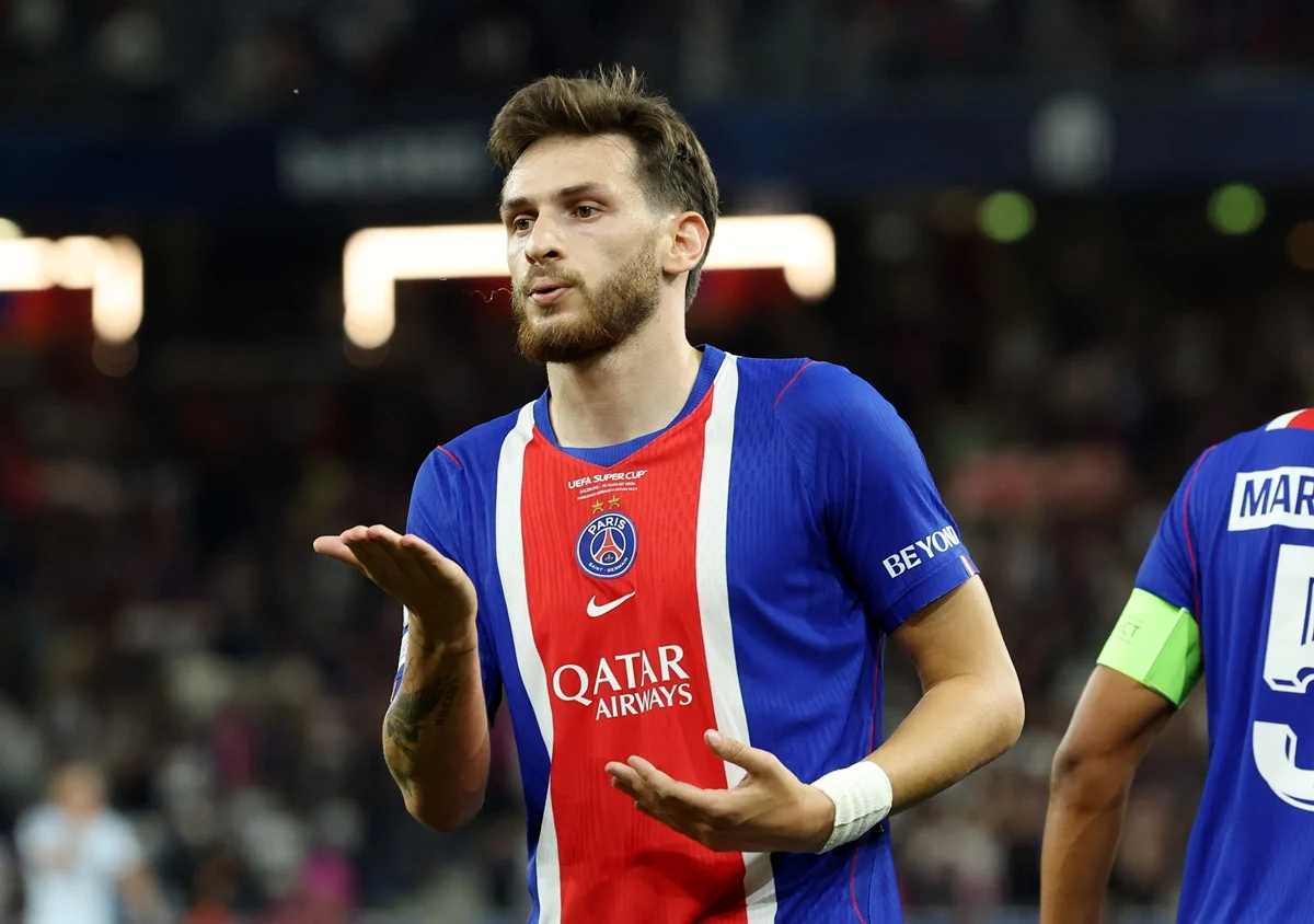 Kvaratskhelia abrió la final de la Supercopa de Europa adelantando al PSG en Austria