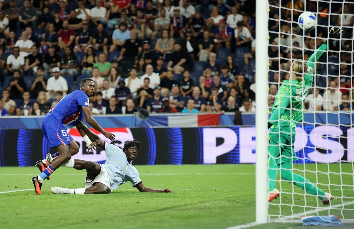 Brian Madjo, de 17 años, marcó por Supercopa ante PSG su primer gol en la elite europea