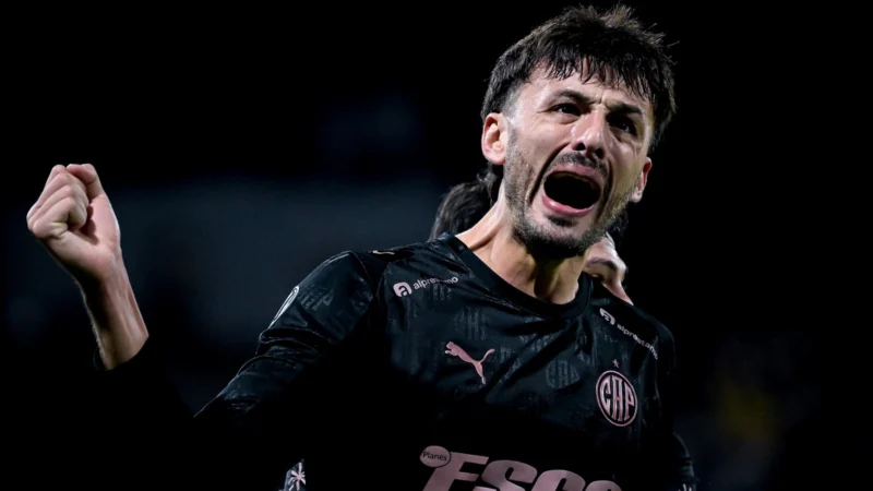 Luciano Giménez marcó por Copa Libertadores su primer gol con Platense