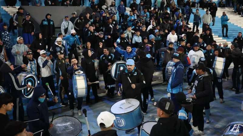 Espectacular recibimiento de Racing en el clásico ante Boca en Avellaneda