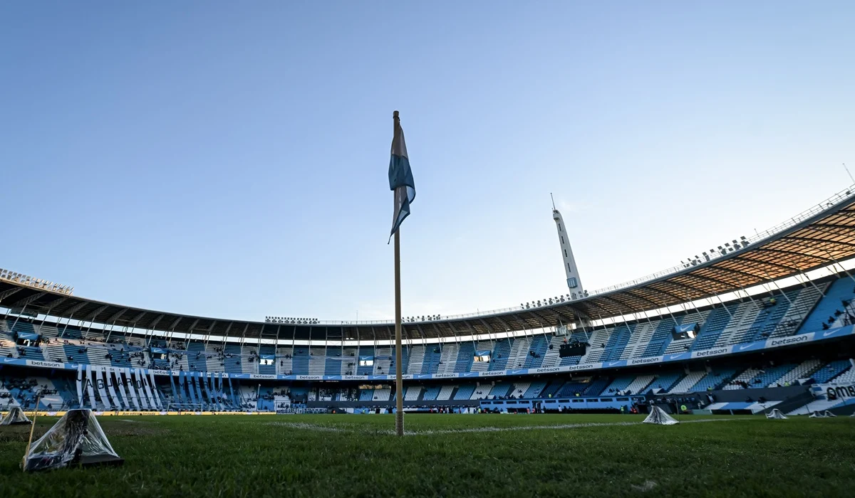 Formaciones confirmadas para Racing y Banfield en el Clausura