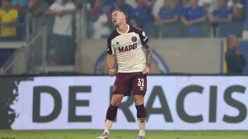 Preocupación en Lanús: Ramiro Carrera salió lesionado ante Unión