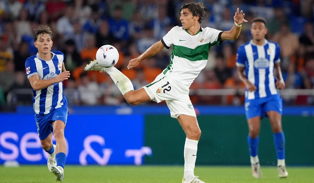 Elche empató y dejó Aguado el regreso de La Coruña
