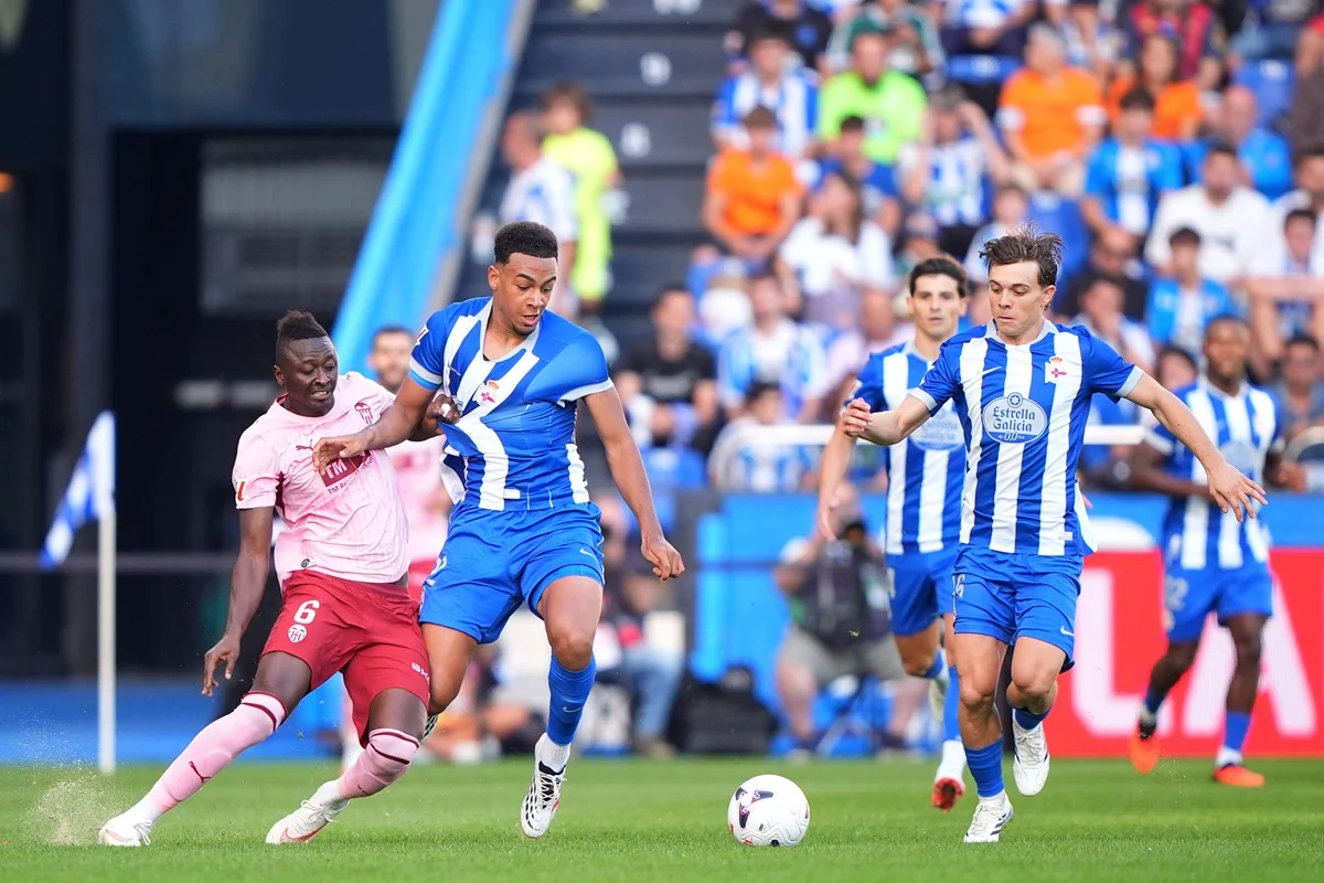 Deportivo La Coruña le ganó a Valencia en la tarde del autogol
