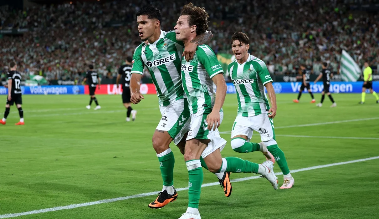 Betis le ganó a Real Sociedad por Riquelme y Valles