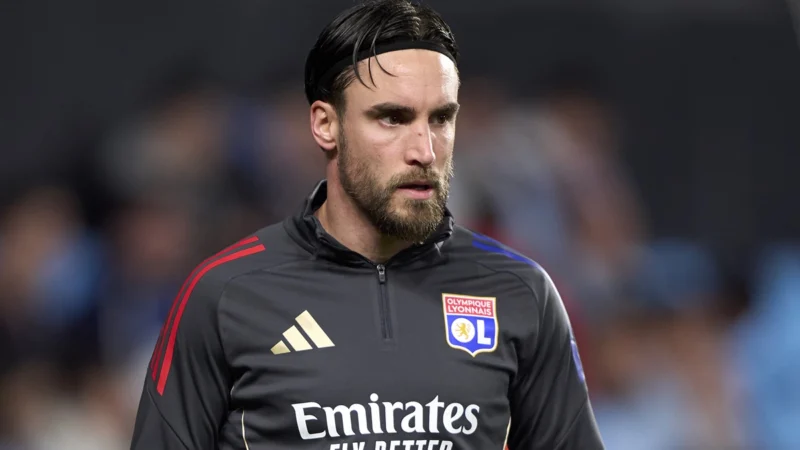 Nicolás Tagliafico sigue sin sumar minutos en Lyon