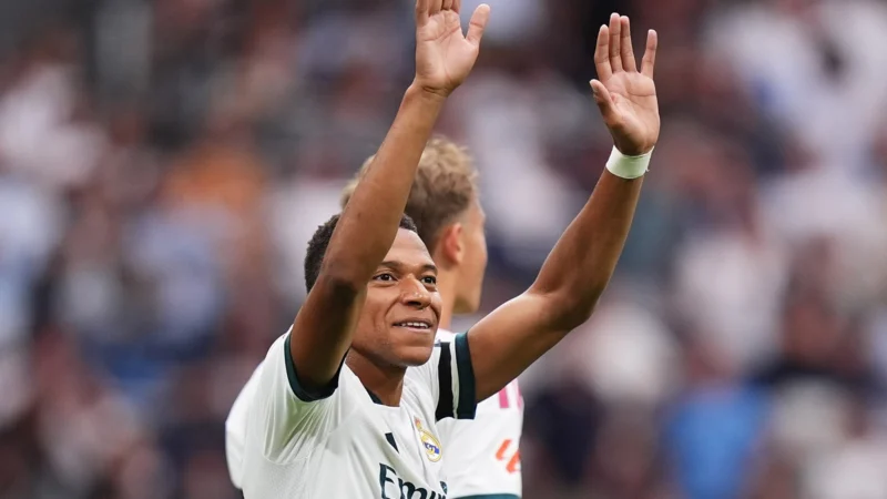 Mbappé marcó ante Málaga y llegó a los 90 goles en Real Madrid