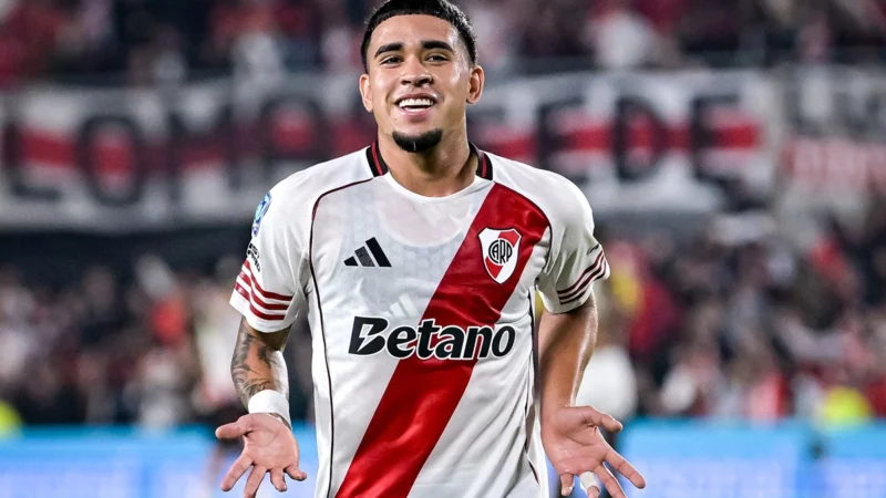 Kendry Páez rescindió con River y regresa a Chelsea