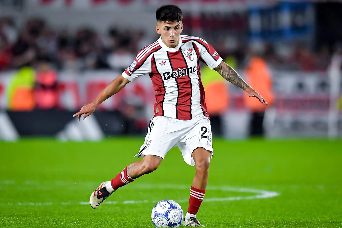 Thiago Almada no jugará en Bogotá ante Independiente Santa Fe