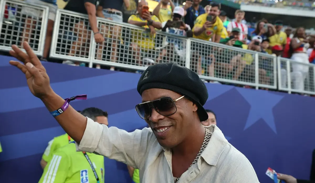 Ronaldinho llegó a Ravenna y se prepara para volver al fútbol a los 46 años: ¿cuál es su objetivo?