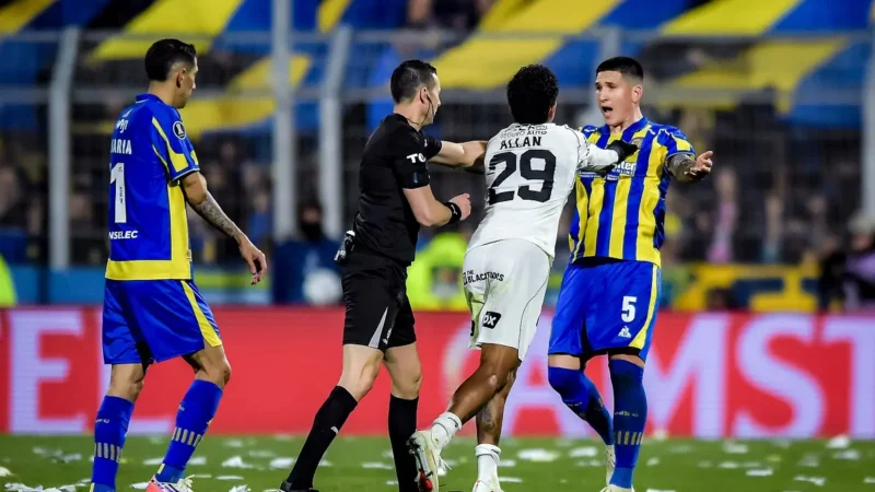 Corinthians emitió un comunicado tras la denuncia de racismo de Hugo Souza ante Rosario Central