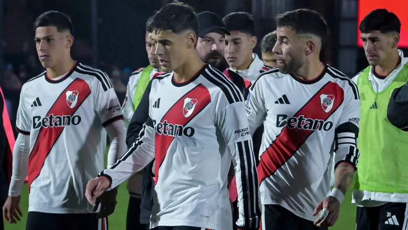 River y una crisis que no termina: Por primera vez en el profesionalismo inició una competencia perdiendo los primeros 4 partidos